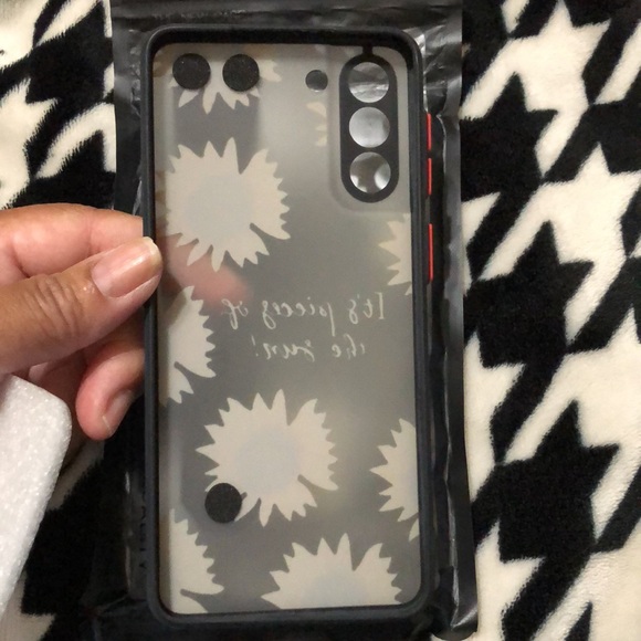 🌻HOST PICK!🌻 Phone Case for Samsung Galaxy S21+ - Picture 2 of 13